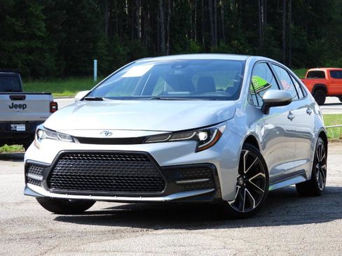 Used 2020 Toyota Corolla SE image 3
