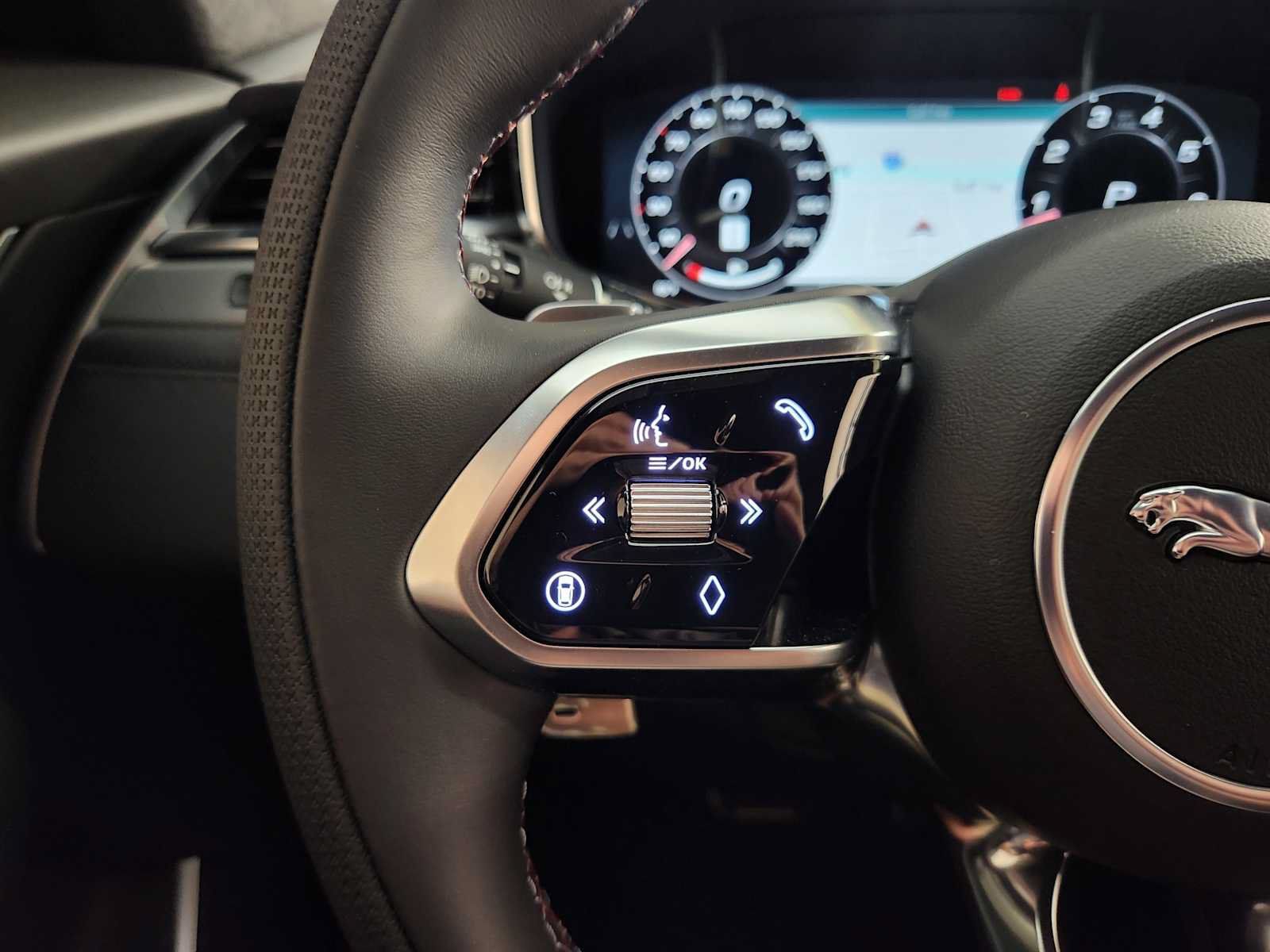 New 2026 Jaguar F-PACE SVR 575 Edition AWD/4WD image 28