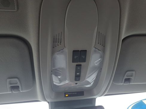 Used 2017 Chevrolet Equinox LT w/ Convenience Package image 19