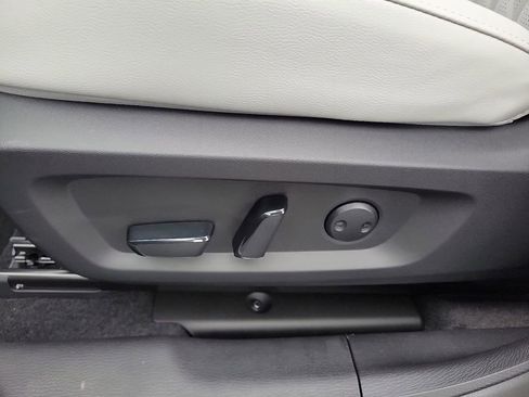 New 2025 Mitsubishi Outlander Platinum Edition image 11