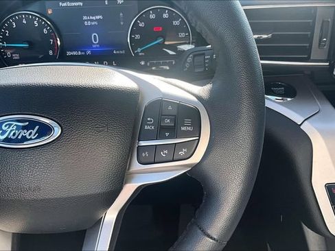 Used 2024 Ford Explorer XLT w/ Equipment Group 202A AWD/4WD image 17