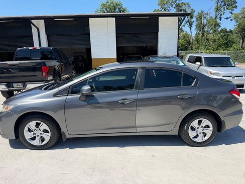 Used 2013 Honda Civic LX image 2