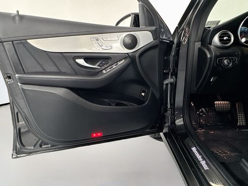 Used 2022 Mercedes-Benz GLC 300 4MATIC Coupe image 21