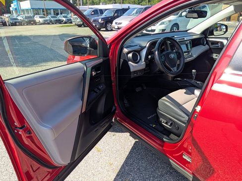 Used 2013 Toyota RAV4 Limited AWD/4WD image 13