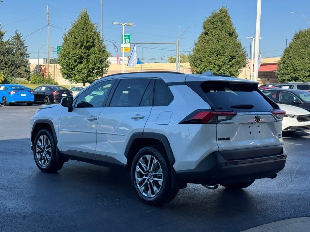 Used 2023 Toyota RAV4 XLE Premium AWD/4WD image 9