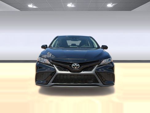 Used 2024 Toyota Camry SE FWD image 6