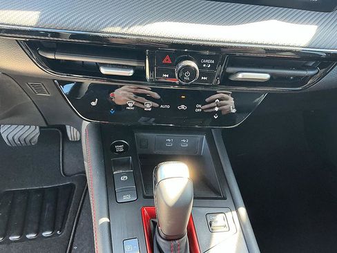 New 2026 Nissan Kicks SR image 18