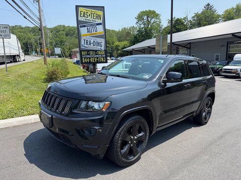 Used 2015 Jeep Grand Cherokee Altitude AWD/4WD image 2