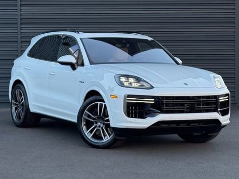 New 2026 Porsche Cayenne Turbo AWD/4WD image 9