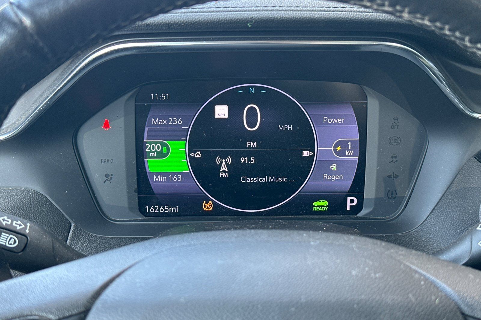 Used 2023 Chevrolet Bolt EUV Premier w/ Sun & Sound Package FWD image 34