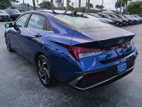 Certified 2024 Hyundai Elantra Limited FWD image 6