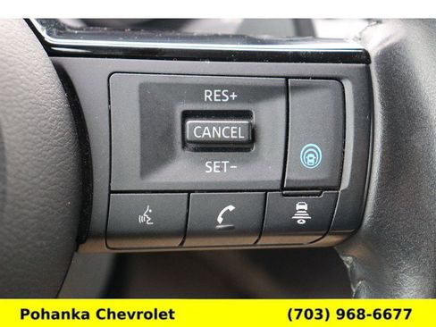 Used 2022 Nissan Pathfinder SV image 12