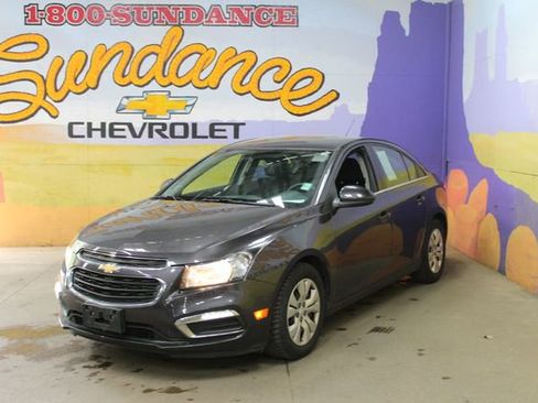 Used 2015 Chevrolet Cruze LT FWD image 2