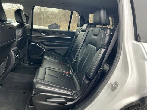 Used 2022 Jeep Grand Cherokee L Limited AWD/4WD image 17