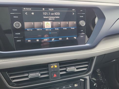 Certified 2024 Volkswagen Taos SE image 21