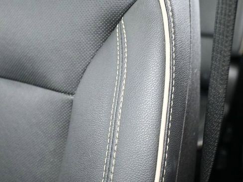 Used 2022 GMC Yukon SLT w/ SLT Premium Package image 13