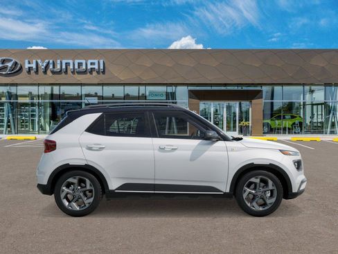 New 2026 Hyundai Venue FWD image 7