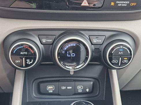 New 2026 Hyundai Venue SEL FWD image 18