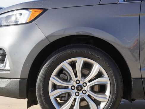 Used 2024 Ford Edge Titanium AWD/4WD image 5
