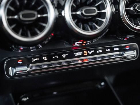 Certified 2022 Mercedes-Benz GLB 250 4MATIC w/ AMG Line image 20