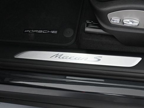 New 2026 Porsche Macan S AWD/4WD image 16