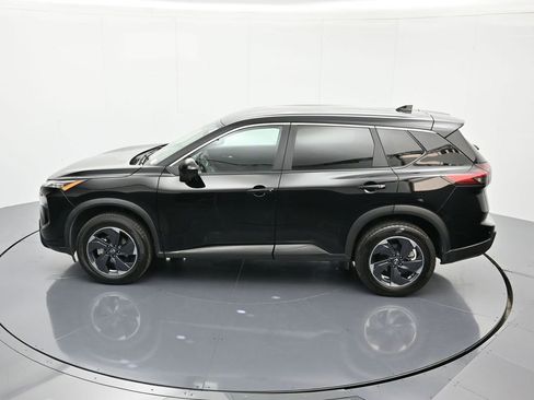 Used 2024 Nissan Rogue SV image 38