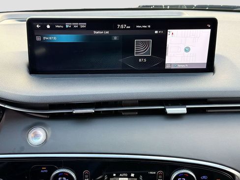 Used 2023 Genesis GV70 2.5T Select w/ Select Package image 30