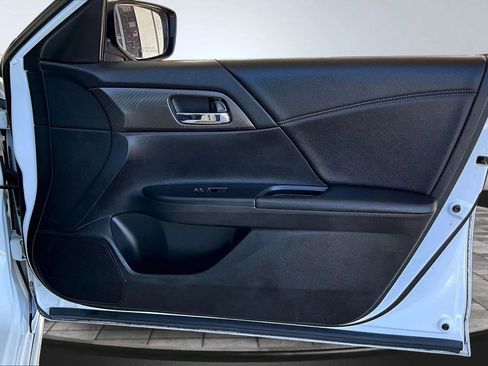 Used 2017 Honda Accord Sport image 24