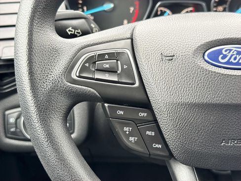 Used 2018 Ford Escape SE FWD image 16
