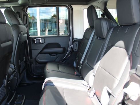 New 2025 Jeep Wrangler Rubicon image 25