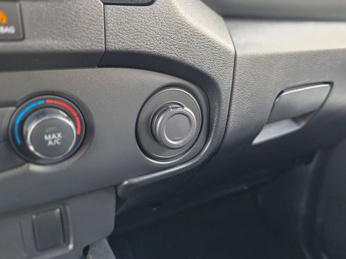 Used 2023 Nissan Frontier SV AWD/4WD image 30