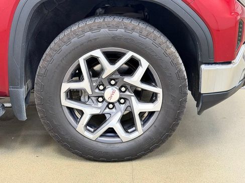 Used 2022 GMC Sierra 1500 SLT w/ SLT Premium Plus Package AWD/4WD image 4