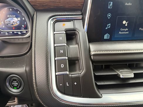 Used 2023 Chevrolet Suburban Premier AWD/4WD image 30