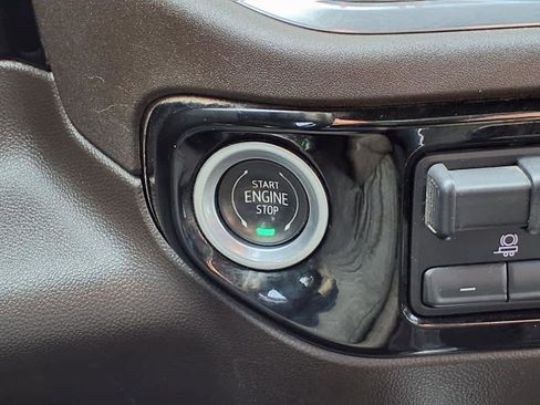 Used 2022 GMC Sierra 1500 SLT image 18