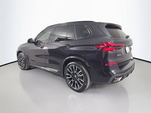 New 2026 BMW X5 xDrive40i w/ M Sport Package AWD/4WD image 7