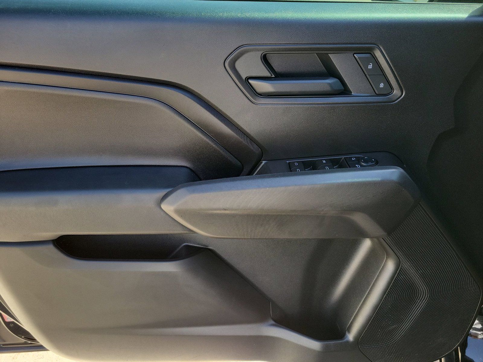 Used 2025 Chevrolet Colorado Trail Boss AWD/4WD image 22