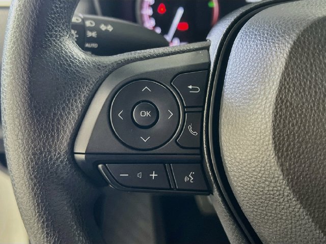 Used 2025 Toyota RAV4 XLE w/ Convenience Package FWD image 17