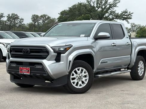 Certified 2025 Toyota Tacoma SR5 AWD/4WD image 42