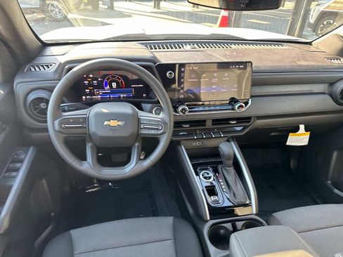 New 2025 Chevrolet Colorado W/T image 8