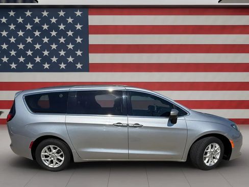 Used 2020 Chrysler Voyager Lxi FWD image 8