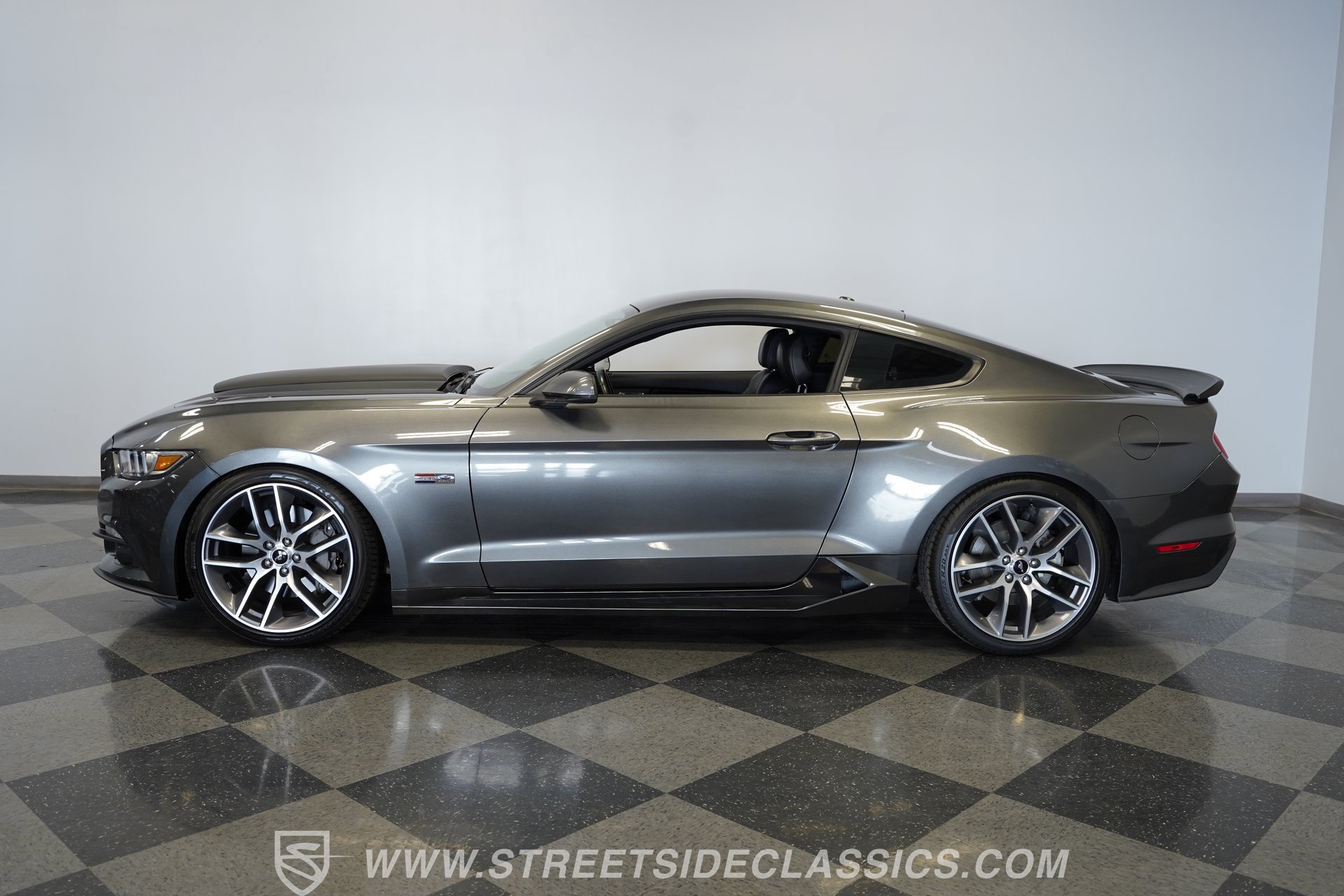 Used 2016 Ford Mustang GT Premium RWD image 2