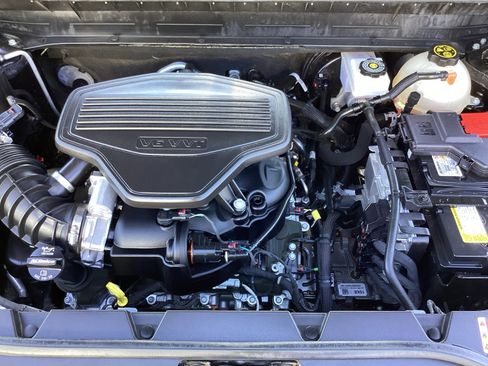 Used 2023 GMC Acadia AT4 w/ Technology Package image 40