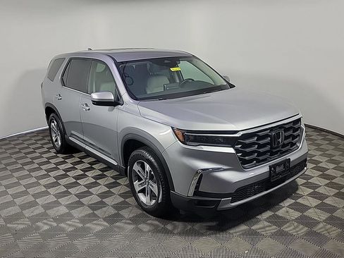 Certified 2025 Honda Pilot EX-L image 2