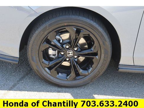 Certified 2025 Honda Accord SE image 30