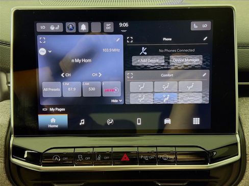 Used 2024 Jeep Compass Latitude w/ Sun and Sound Group AWD/4WD image 15