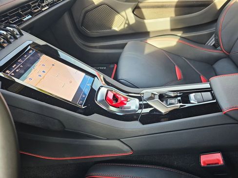 Used 2020 Lamborghini Huracan EVO image 25