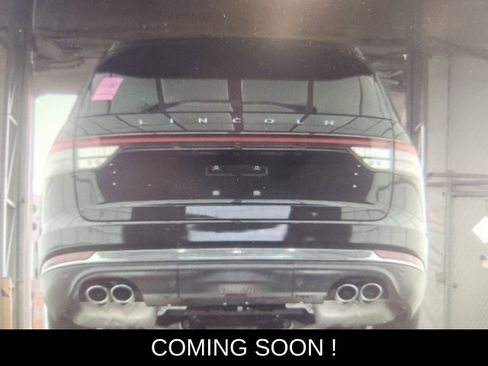 Used 2025 Lincoln Aviator AWD w/ Equipment Group 101A image 10