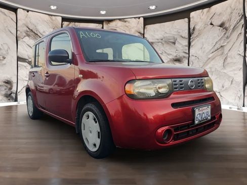 Used 2012 Nissan Cube 1.8 w/ Interior Designer Pkg FWD image 2