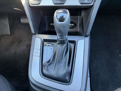 Used 2019 Hyundai Elantra SEL w/ Cargo Package FWD image 19