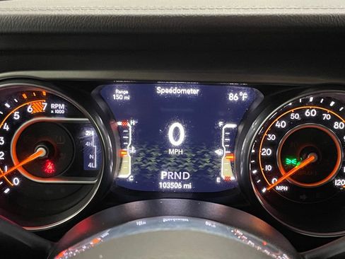 Used 2018 Jeep Wrangler Unlimited Sahara image 15